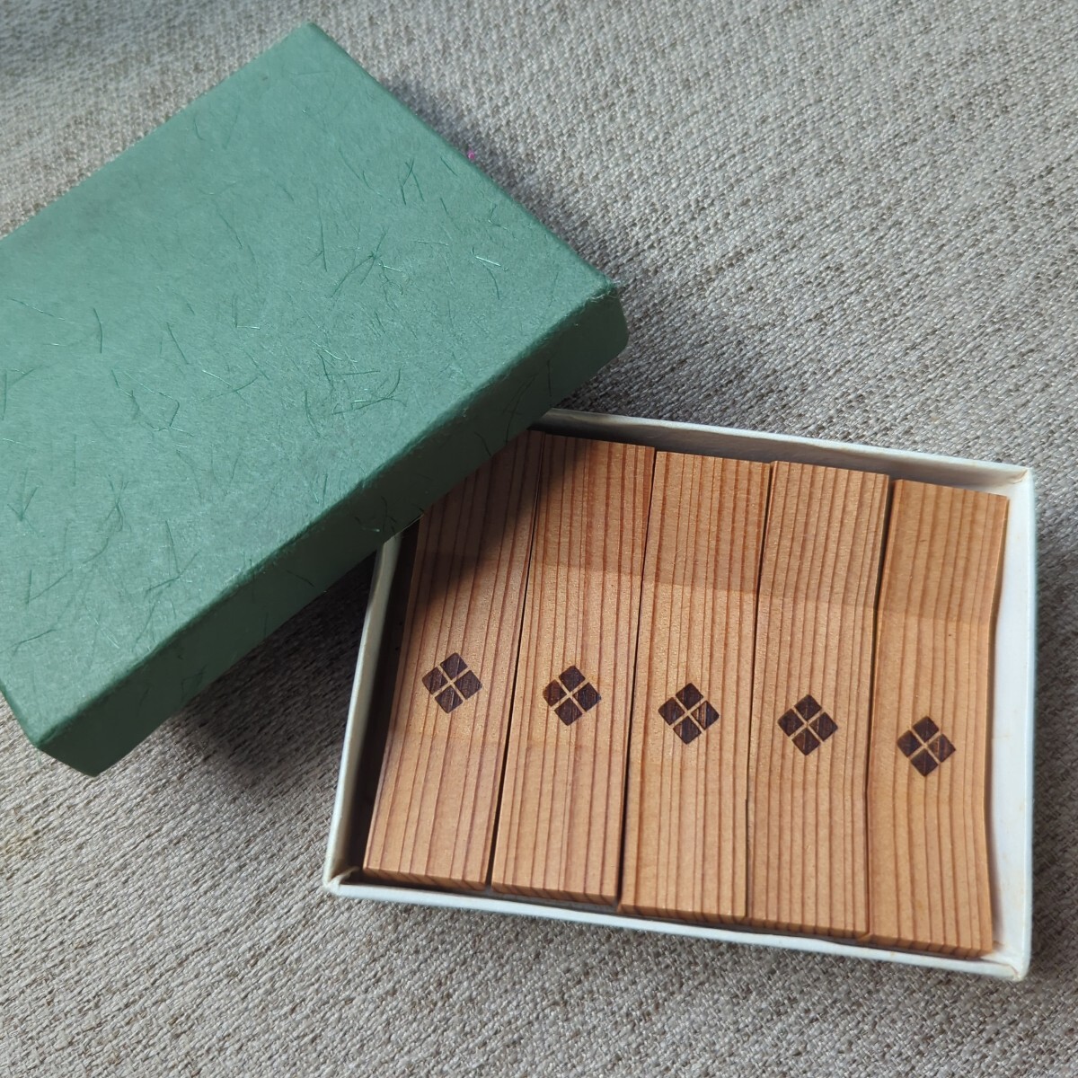 天然の秋田杉 箸置き5個セット拍卖