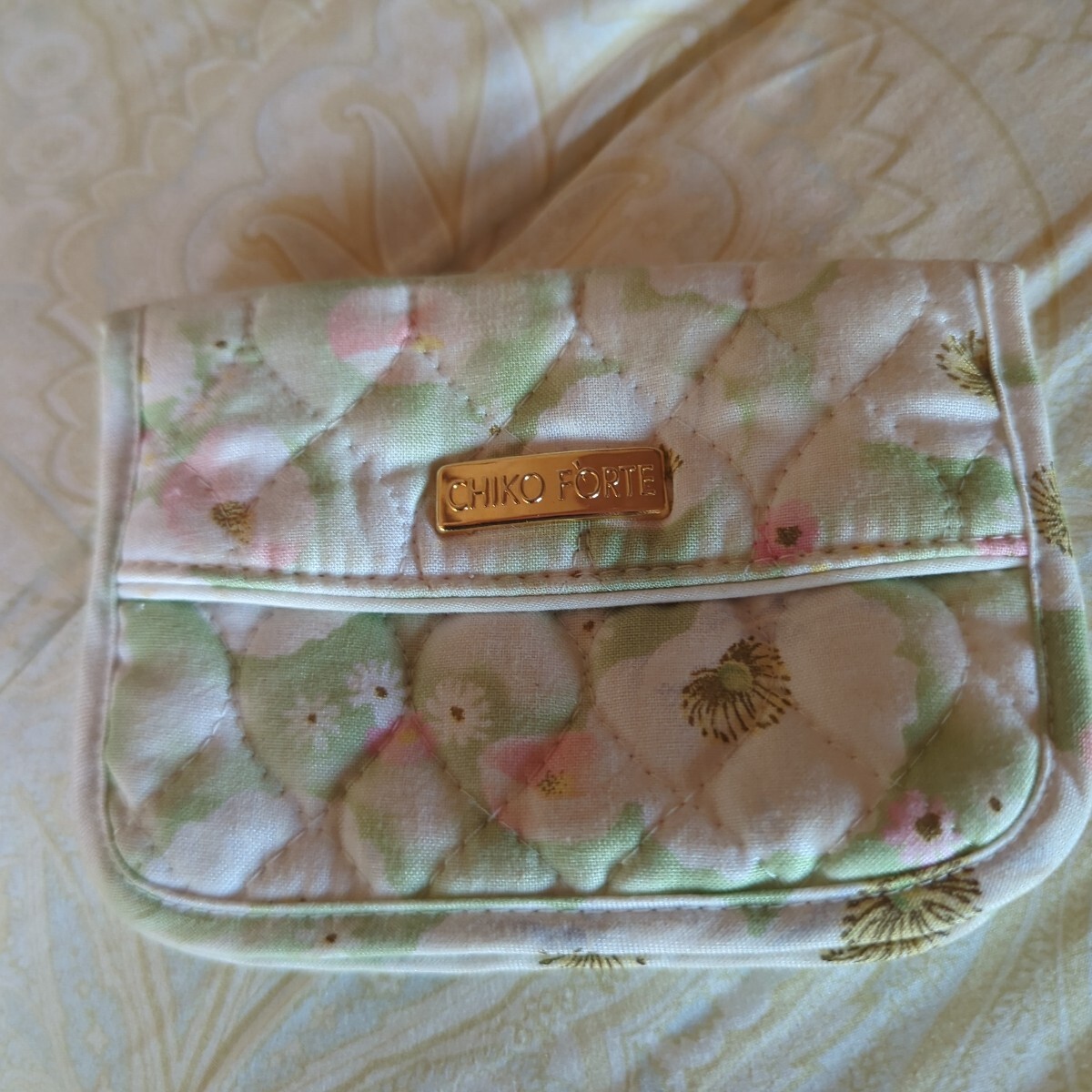 CHIKO FORTE 花柄ティッシュポーチ拍卖