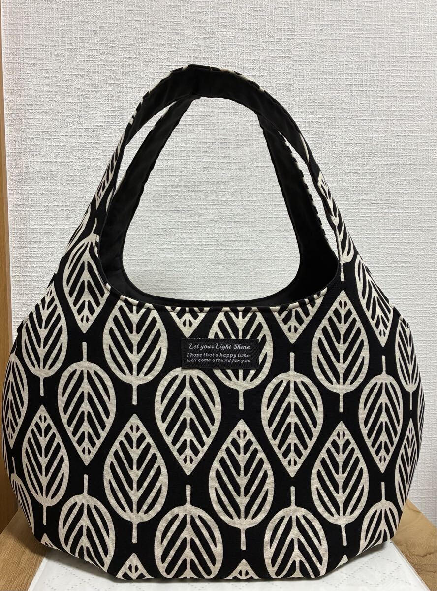 ふんわり ころりんバッグ 肩掛けバッグ グラニーバッグ 丸底バッグ 布バッグ ハンドメイド布バッグ 葉っぱ柄拍卖