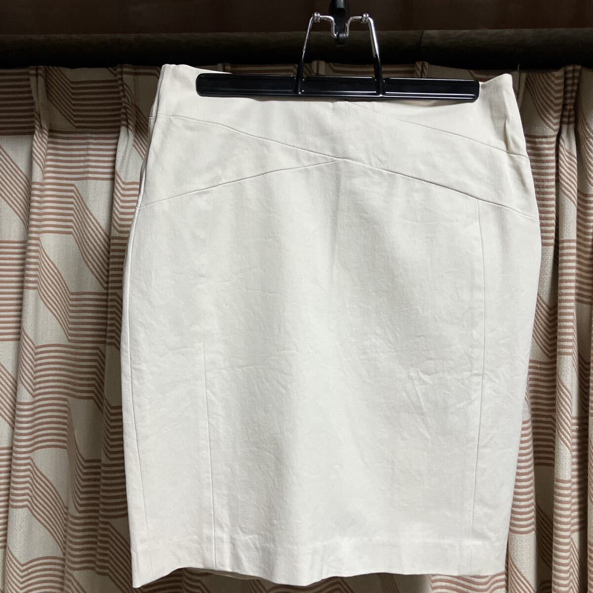 美品バナリパ スカート タイト 無地 シンプル膝上ミニストレッチアイボリーサイズ0オフホワイトBANANA REPUBLIC バナナリパプリック拍卖