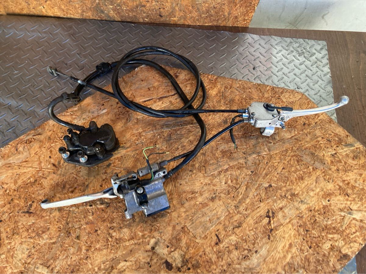 60897■ ホンダ スペーシー100 JF13 (120番台〜) フロント ブレーキ キャリパー マスター セット拍卖