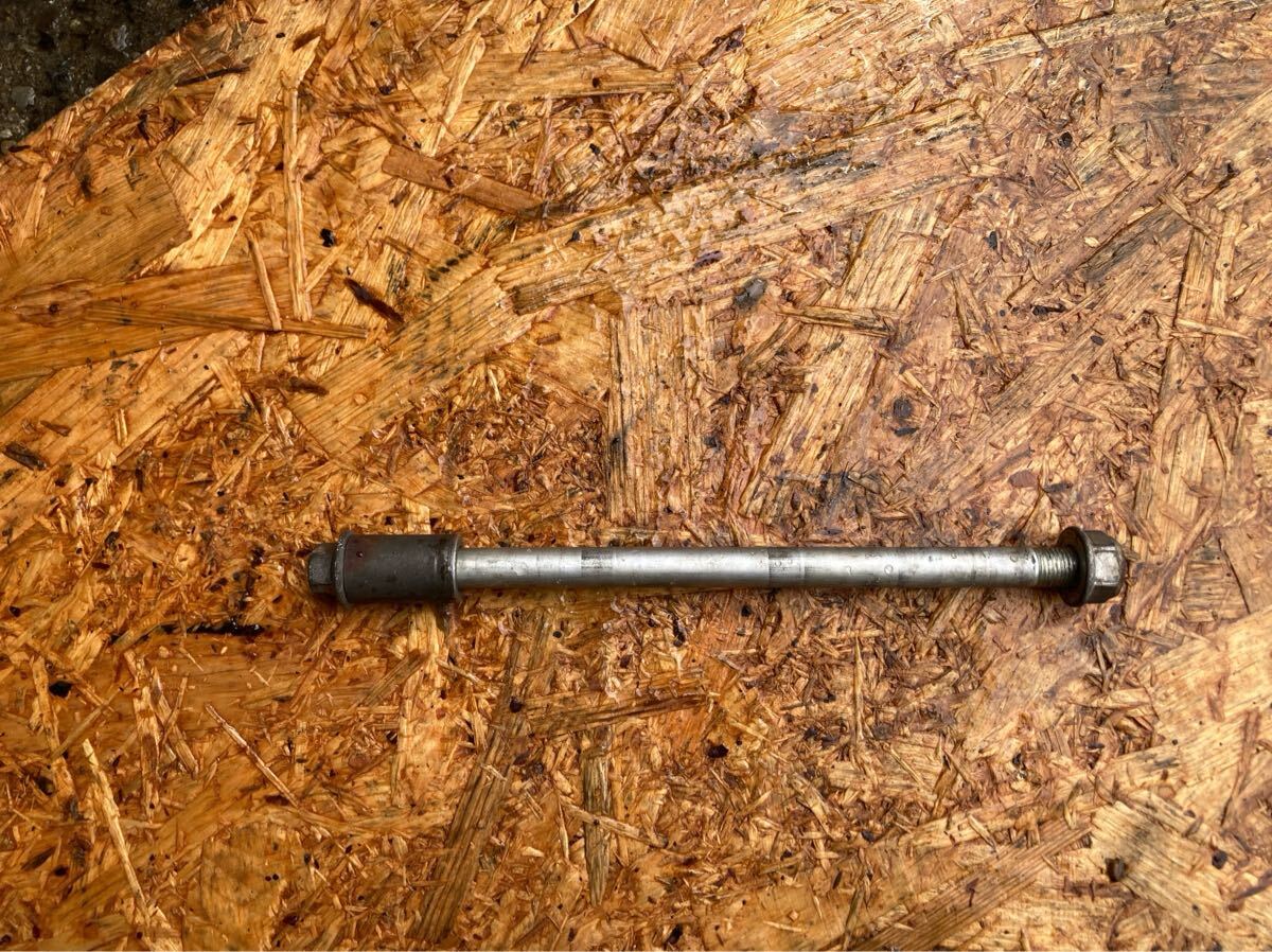 60914■ ホンダ エイプ50 AC16 (150番台〜) フロントアクスルシャフト キャブ車拍卖