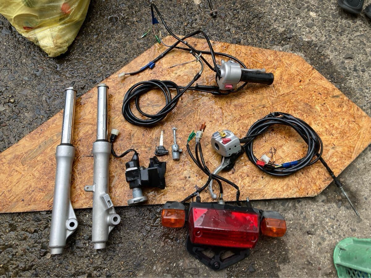 61038■ ヤマハ GEAR ギア UA08J (018番台〜) 左右スイッチ フロントフォーク テールランプ メインキー ワイヤー レバー拍卖