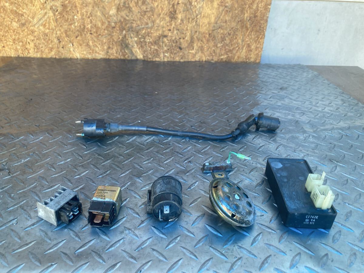 60646■ ホンダ トゥデイ AF61 (1109番台〜) 実動 CDI イグニッションコイル レギュレーター ホーン リレー AF62 ディオ CI762E拍卖