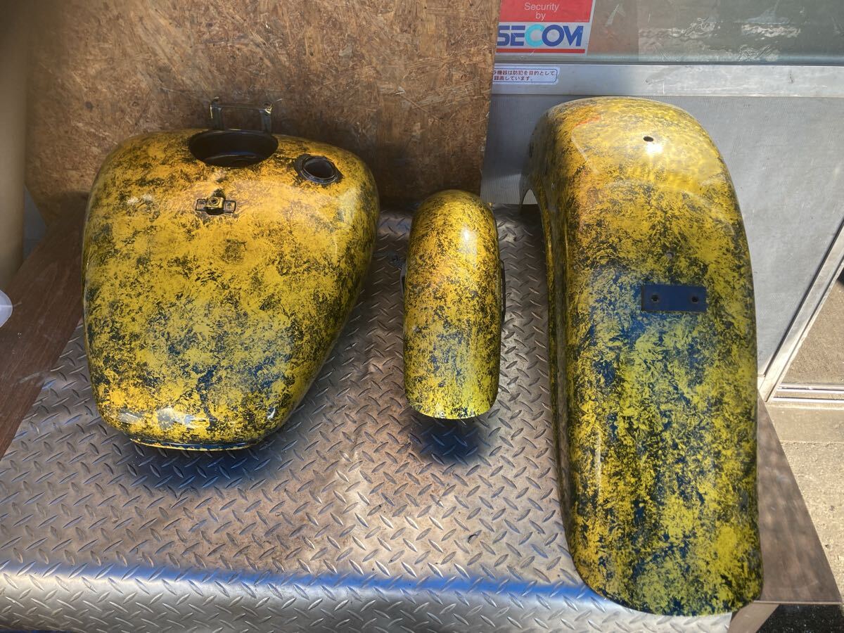 60766■ ヤマハ ドラッグスター400 4TR (095番台〜) ガソリンタンク フロントフェンダー FRP→ リアフェンダー セット拍卖