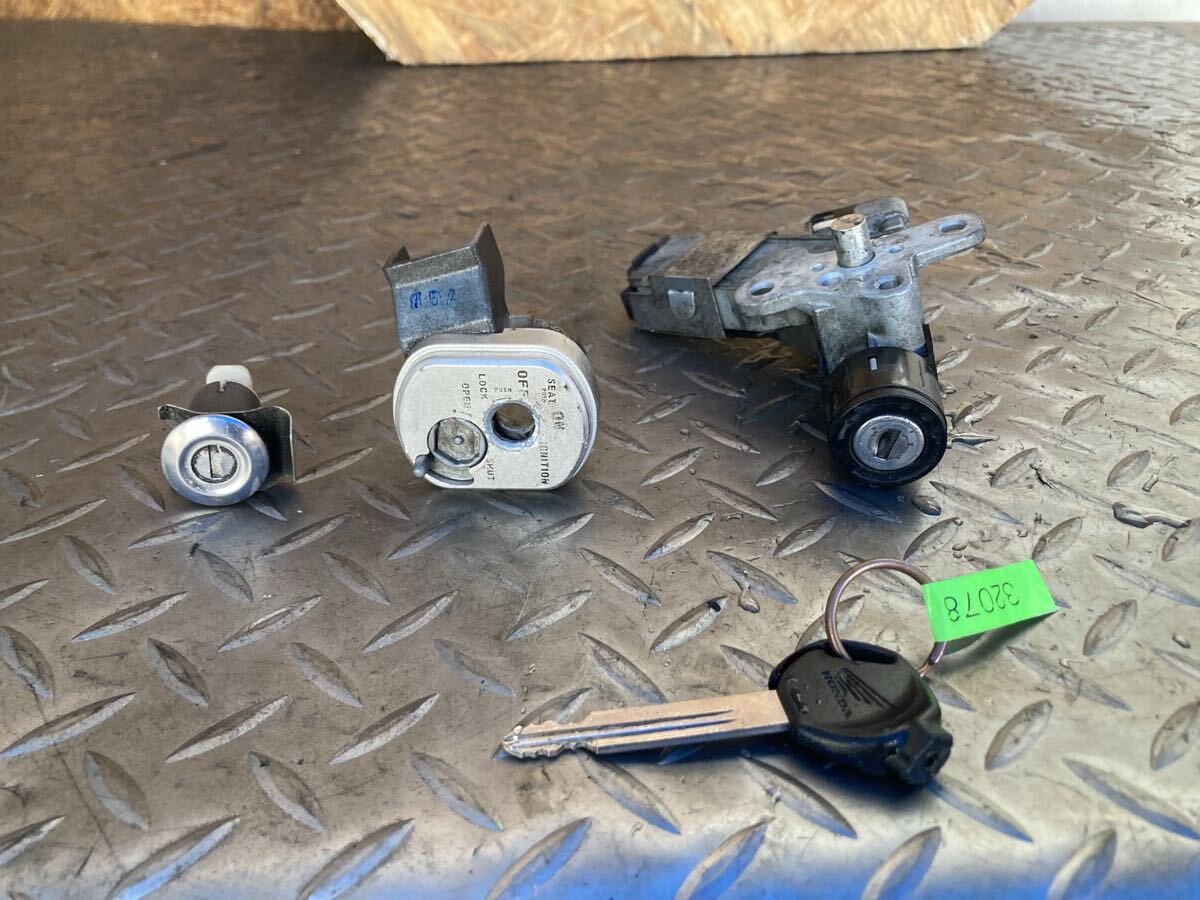 60893■ ホンダ スペーシー100 JF13 (120番台〜) 純正 メインキー 純正キー拍卖