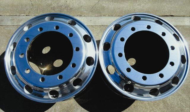 送料無料 美品 住金 アルミホイール ISO 平面座 22.5×8.25 165 10穴 フロント用 鏡面仕上げ済み 2本セット その8拍卖