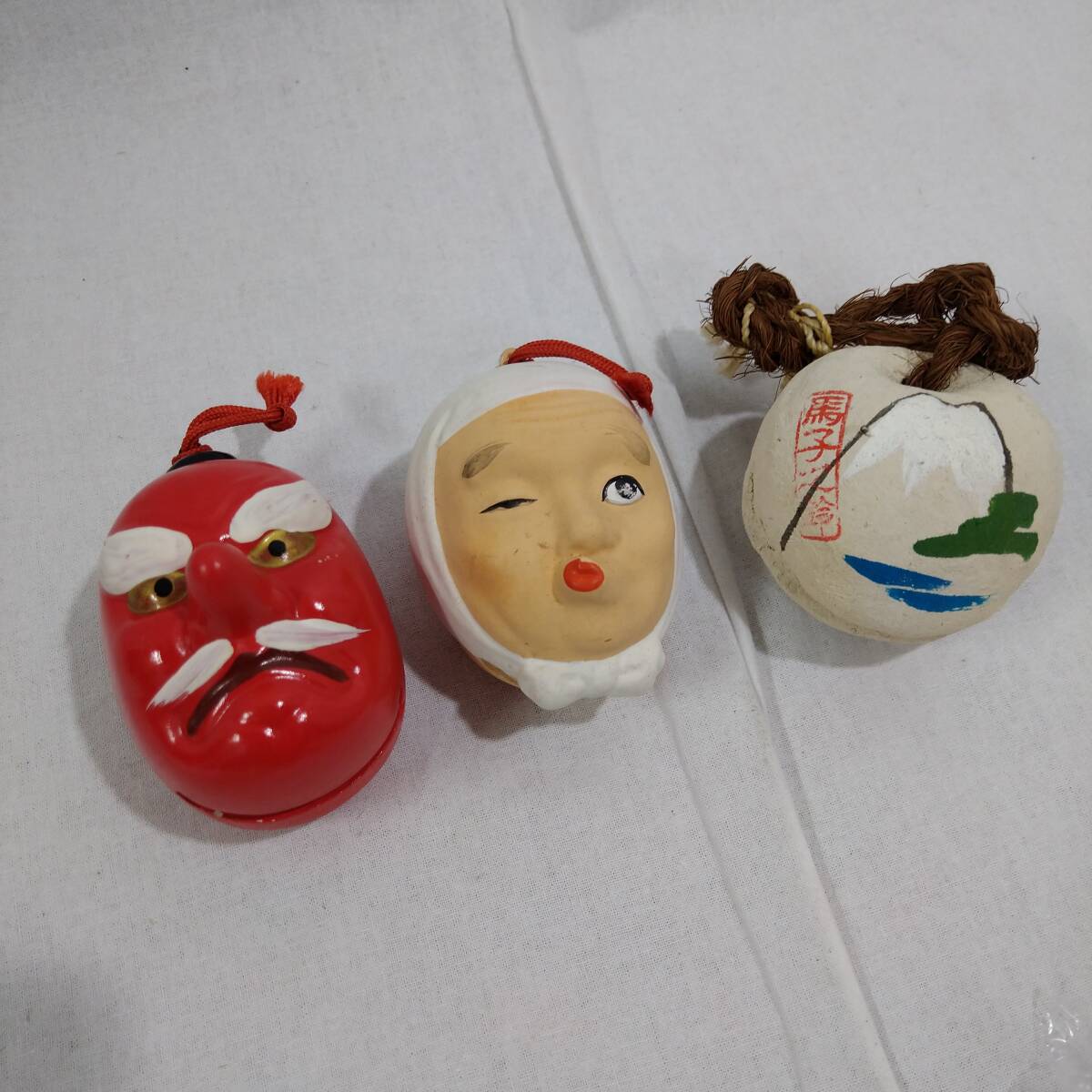 【希少】土鈴 3点セット 天狗 ひょっとこ 馬子之鈴【アンティーク 置物 縁起物 魔除け お守り インテリア 民芸品 レトロ 貴重 レア】20拍卖
