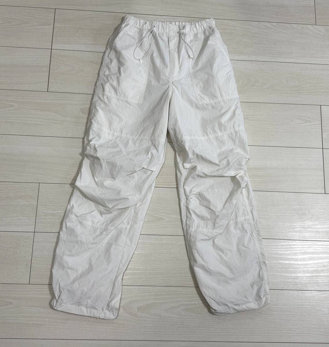★GU ジーユー テックパラシュートプルオンパンツ オフホワイト Sサイズ レディース★拍卖