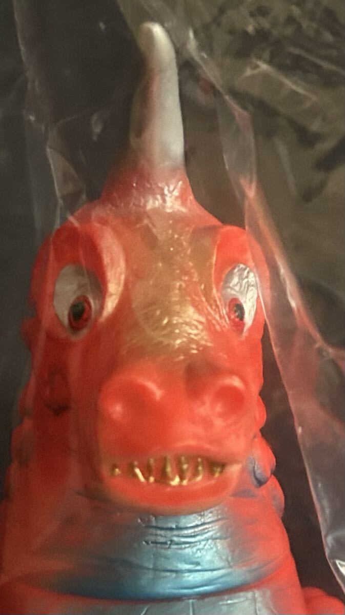 ブルマァク レッドギラス 復刻 怪獣 レトロ ソフビ ウルトラマン レオ ブラックギラス 双子怪獣 墓場の画廊拍卖