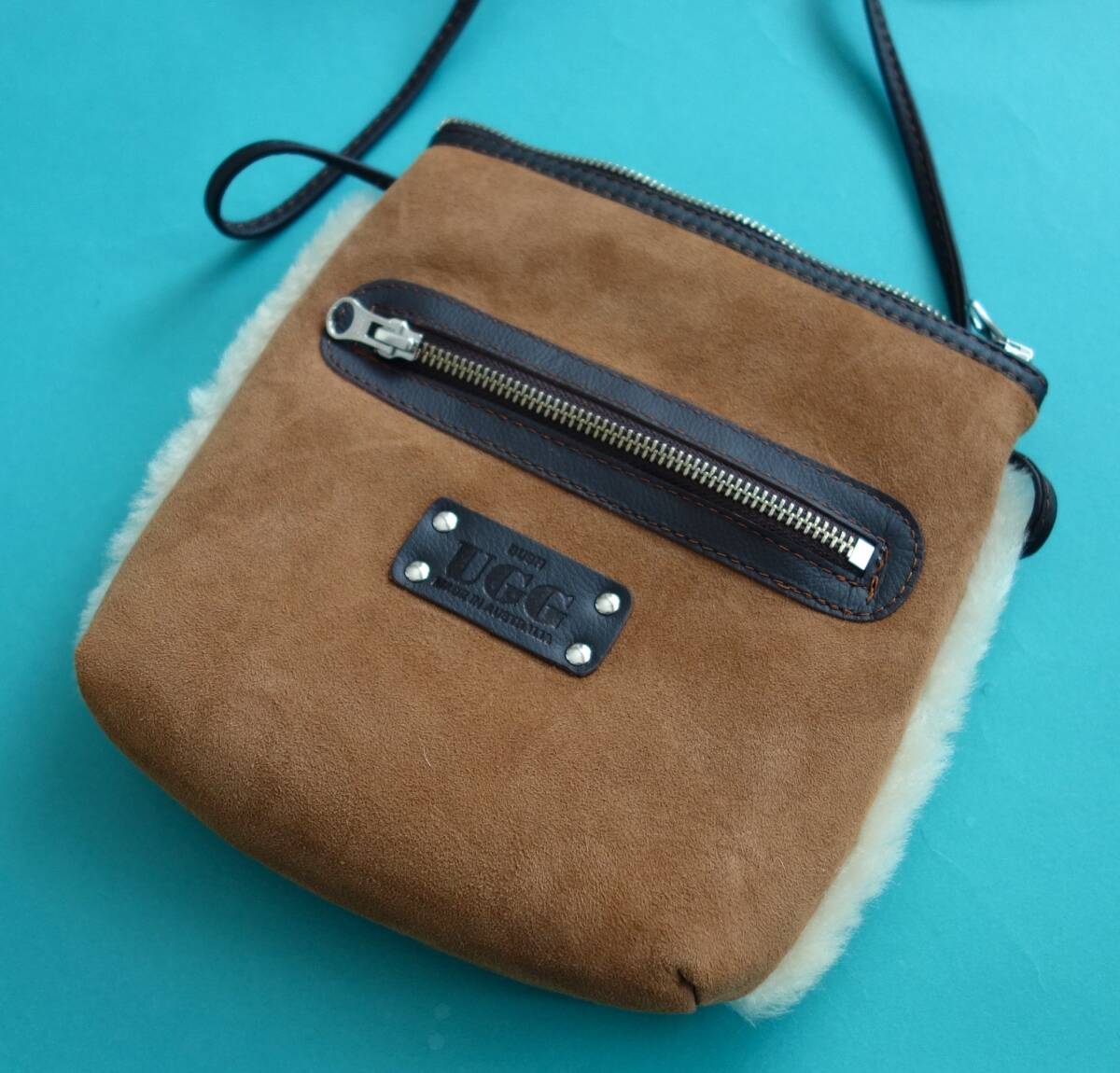 ■UGG AUSTRALIA アグショルダーバッグ キャメル拍卖