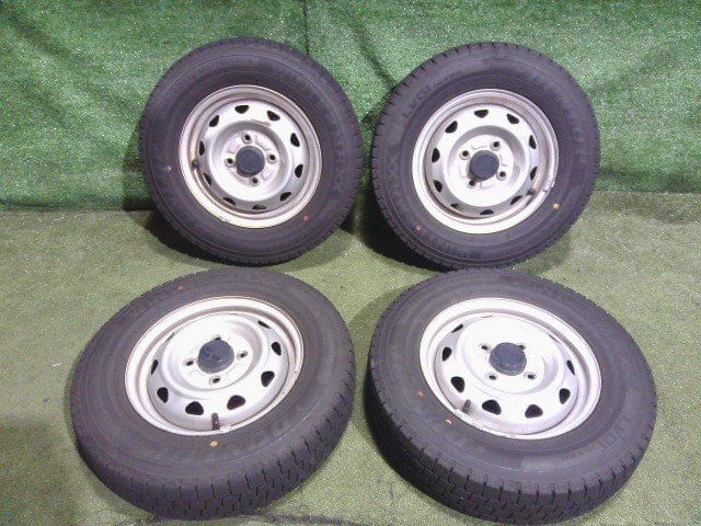 ☆ 2024年製 145/80R12 DUNLOP WINTERMAXX LV01 スタッドレスタイヤ 12インチ 社外品 鉄ホイール 4本 中古品 KI31:2E1 ☆拍卖