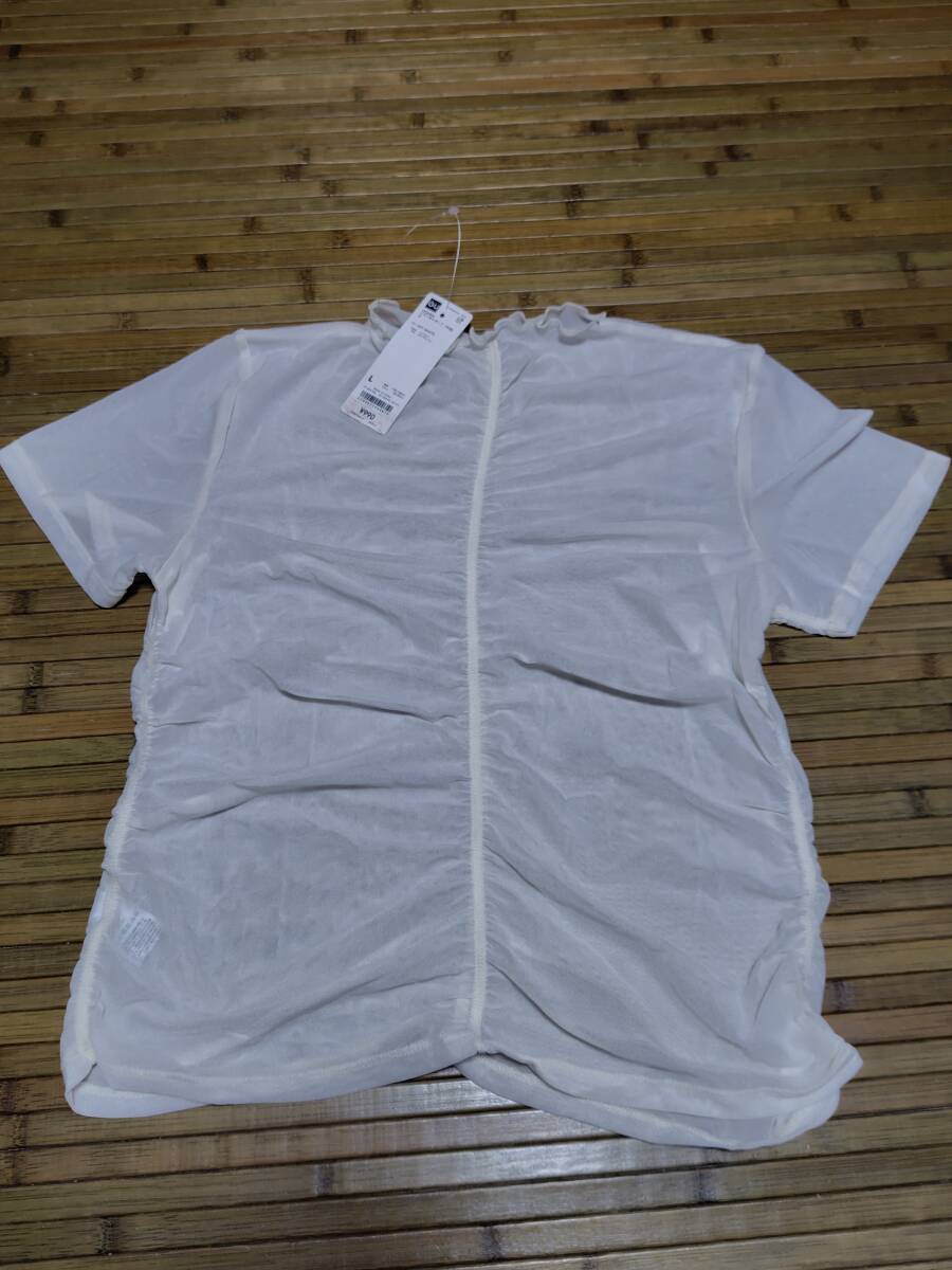 05*【新品タグ付】*GU ジーユー シアーギャザーTシャツ(半袖)オフホワイト L 重ね着♪ ブラウス 送料無料拍卖