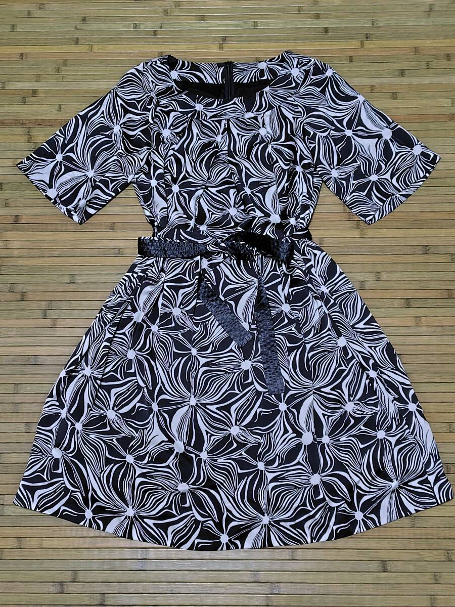 04*【中古】*K.T KIYOKO TAKASE 上品デザインワンピース モノクロ 9号 送料無料拍卖