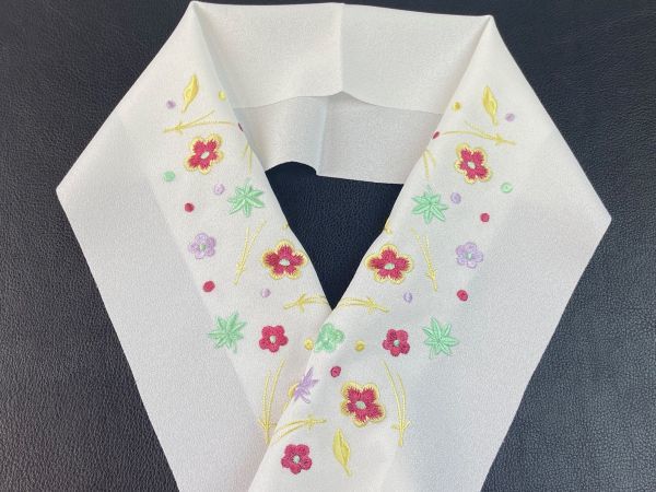 ▼三作▼送料無料 新品即決 刺繍半衿 洗濯OK A151拍卖