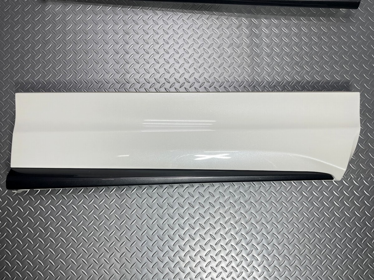 【モデリスタ】80系 ハリアー ドアパネルプロテクター 右前 白/070/ホワイトパールクリスタルシャイン 品番76913-750R2 (25080063)拍卖