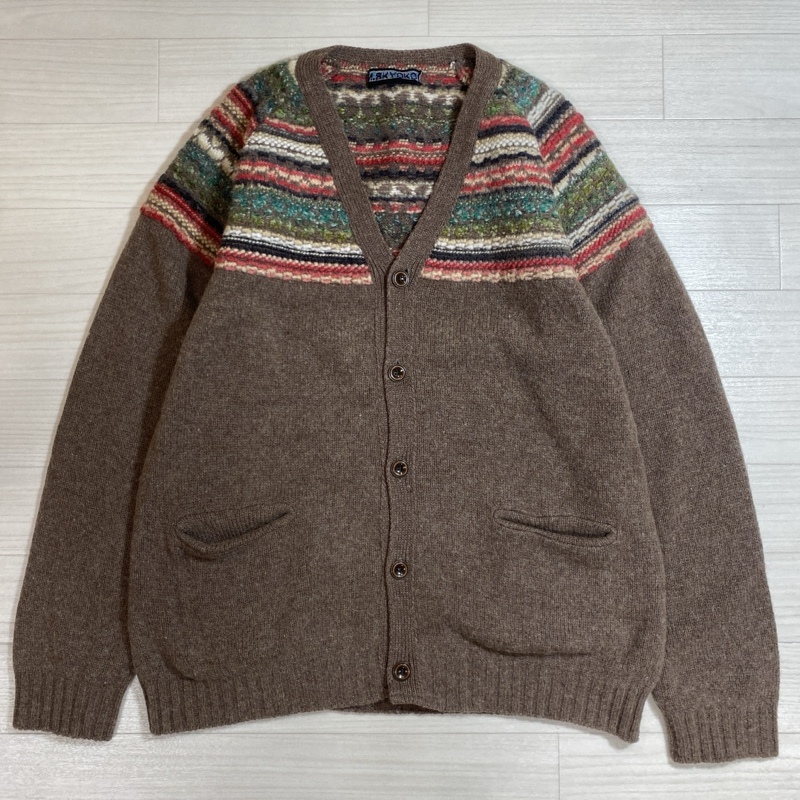 M.&KYOKO/エムアンドキョウコ/ショルダー総柄ステッチ切替/Vネック/5B/ウールカーディガン/ブラウン系/フロントポケット拍卖