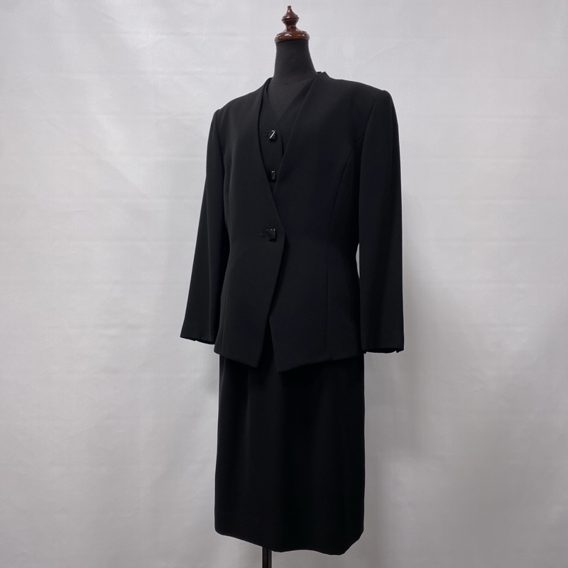 SOIR BENIR/ソワールベニール/東京ソワール/ノーカラー/ブラックフォーマル/アンサンブル/3点セット/タック入スカート/ジャケット/トップス拍卖