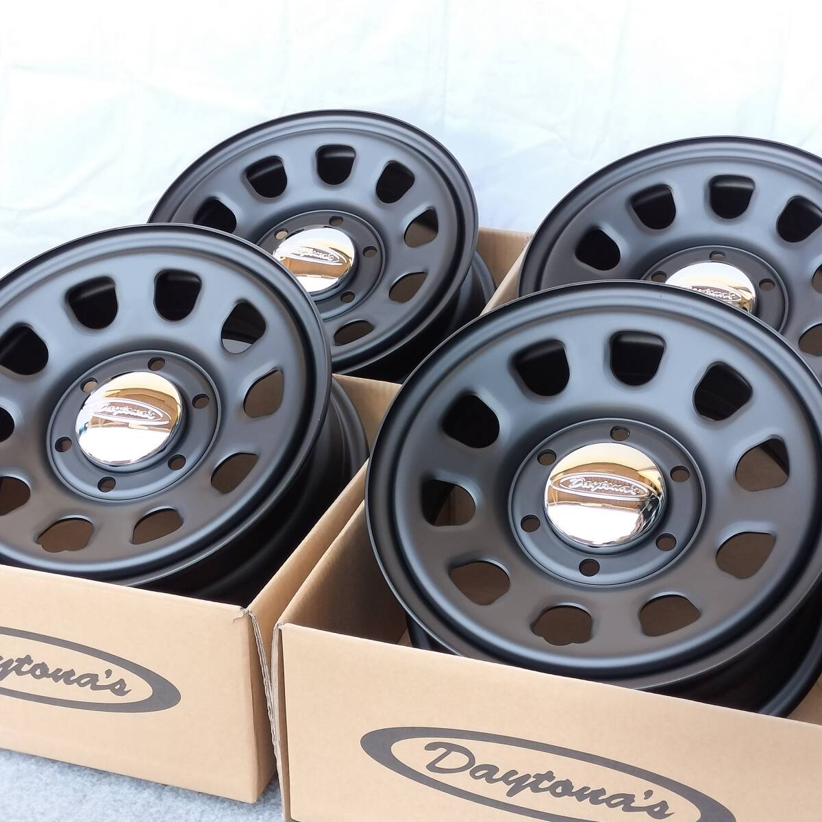 デイトナ 15-6.0J 139.7 6H マットブラック 4本セット キャラバン E25/E26 NV350 アウトレット特価 (W2601+S)拍卖