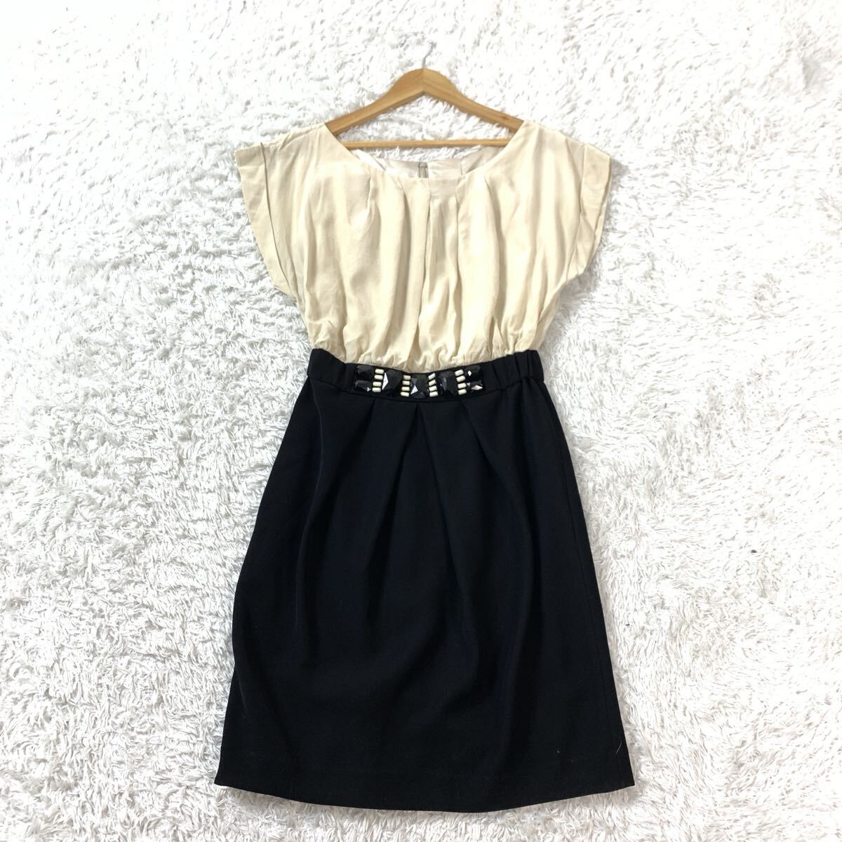 Diagram GRACE CONTINENTAL ダイアグラム グレースコンチネンタル 半袖ワンピース 切替ワンピース ベージュ ブラック シルク100 36 YA108拍卖