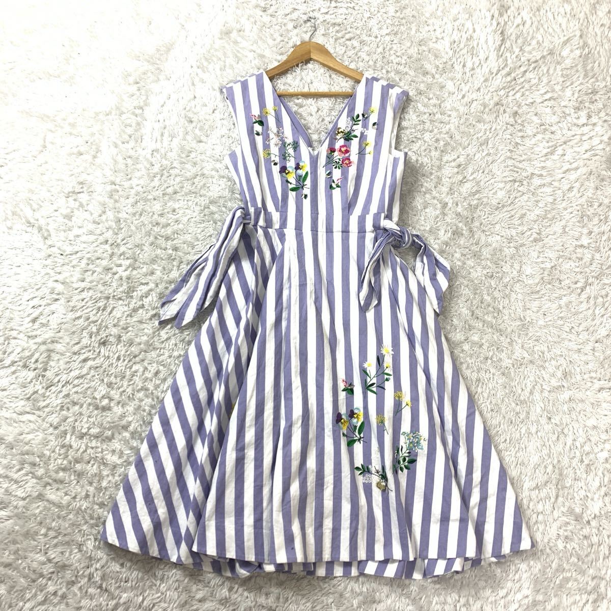 Chesty チェスティー ロングワンピース ノースリーブ ストライプ 綿 コットン 裏地あり フレア 刺繍 パール 青 ブルー 1 YA133拍卖