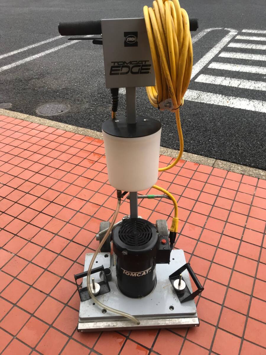 【引取限定】【中古品】【0915】蔵王産業 ZAOH 床洗浄機 超高速振動ポリッシャー ナノエッジ TOMCAT 1-800-634-4060 ITE5D9GUMZ6J拍卖