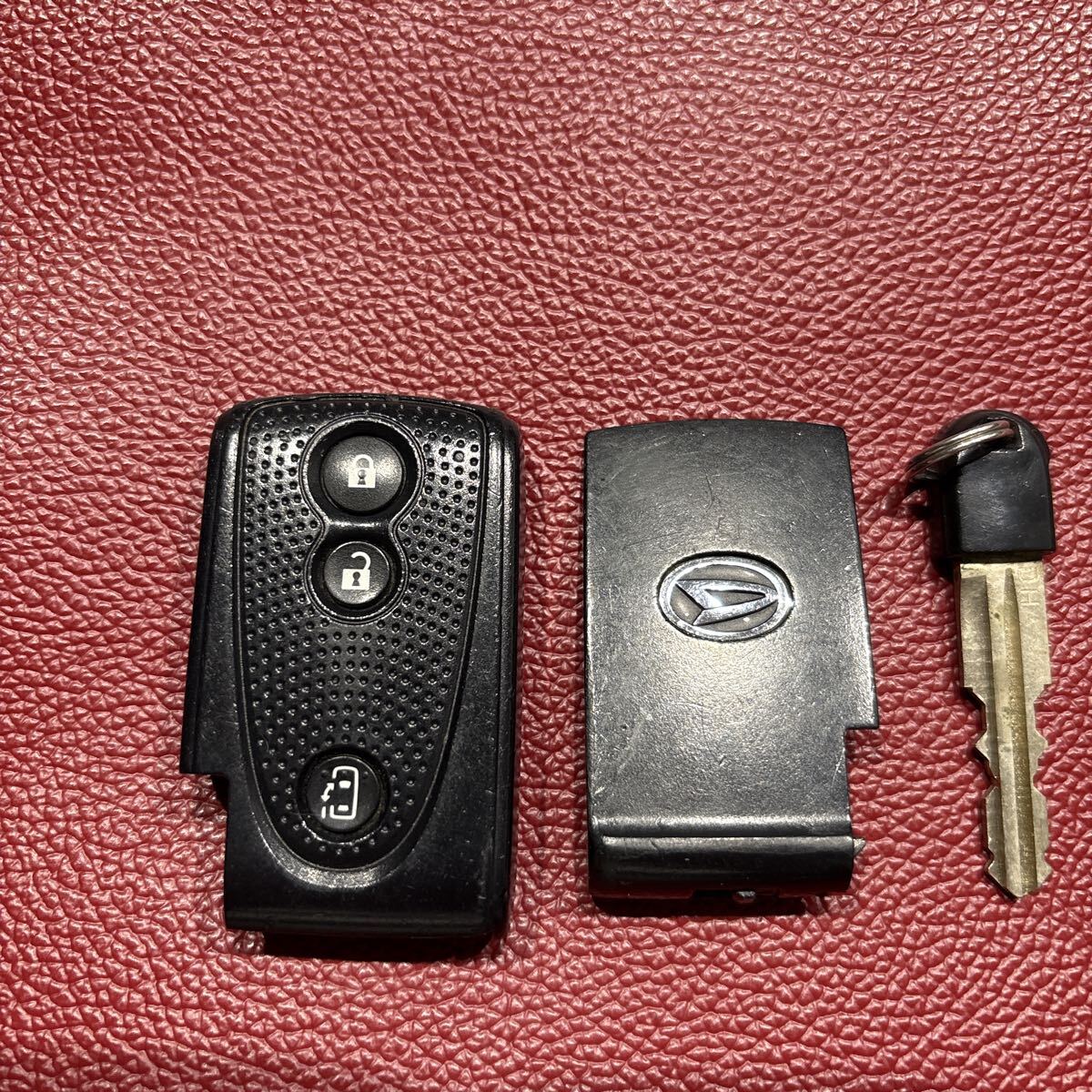 ダイハツ タント L375S スマートキー 007YUUL0791 3ボタン 片側スライドドア用 中古品!⑥拍卖