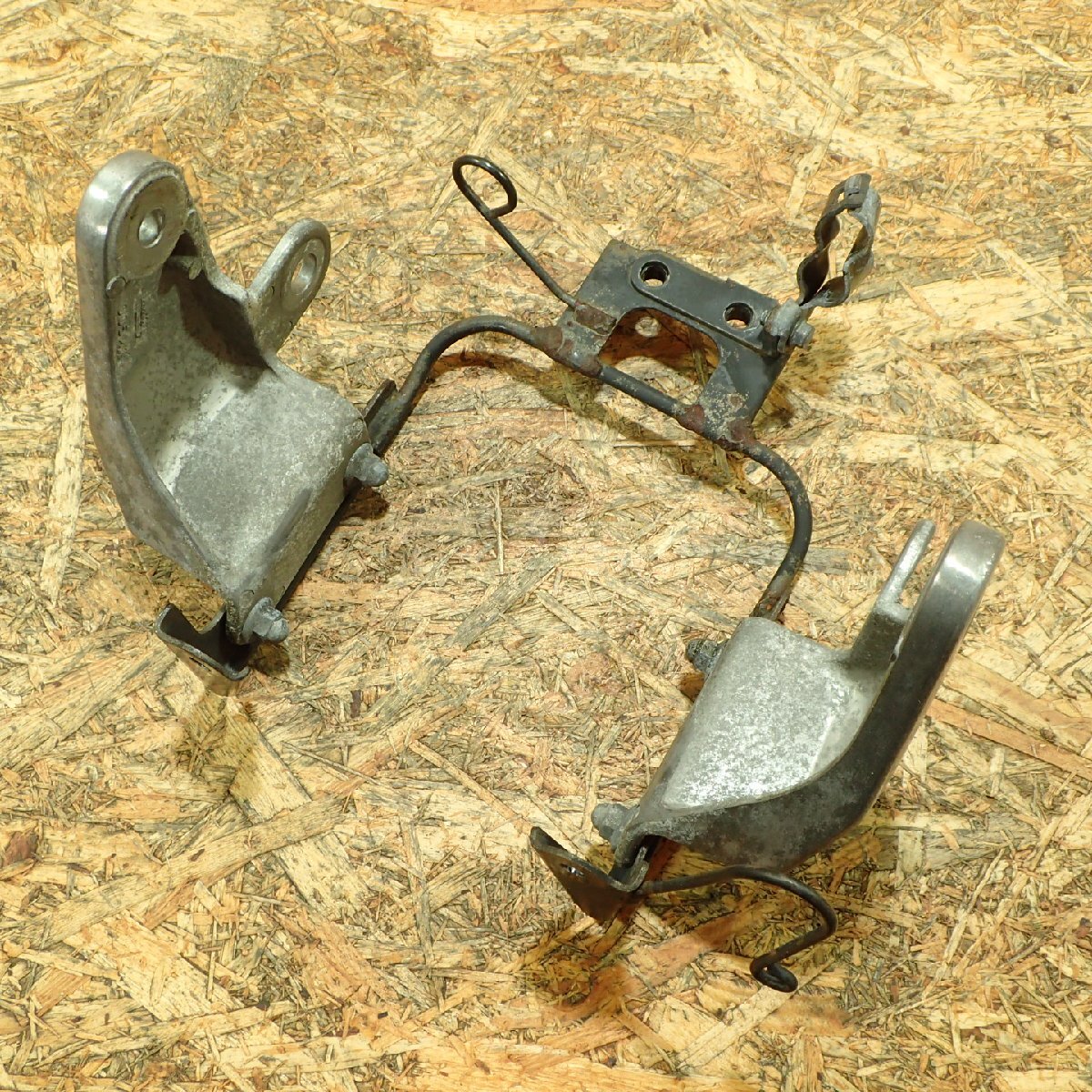 【送料Sサイズ】YAMAHA 4KG-0207** XJR1200 ヘッドライトステー 検.( 20259 6 水3拍卖