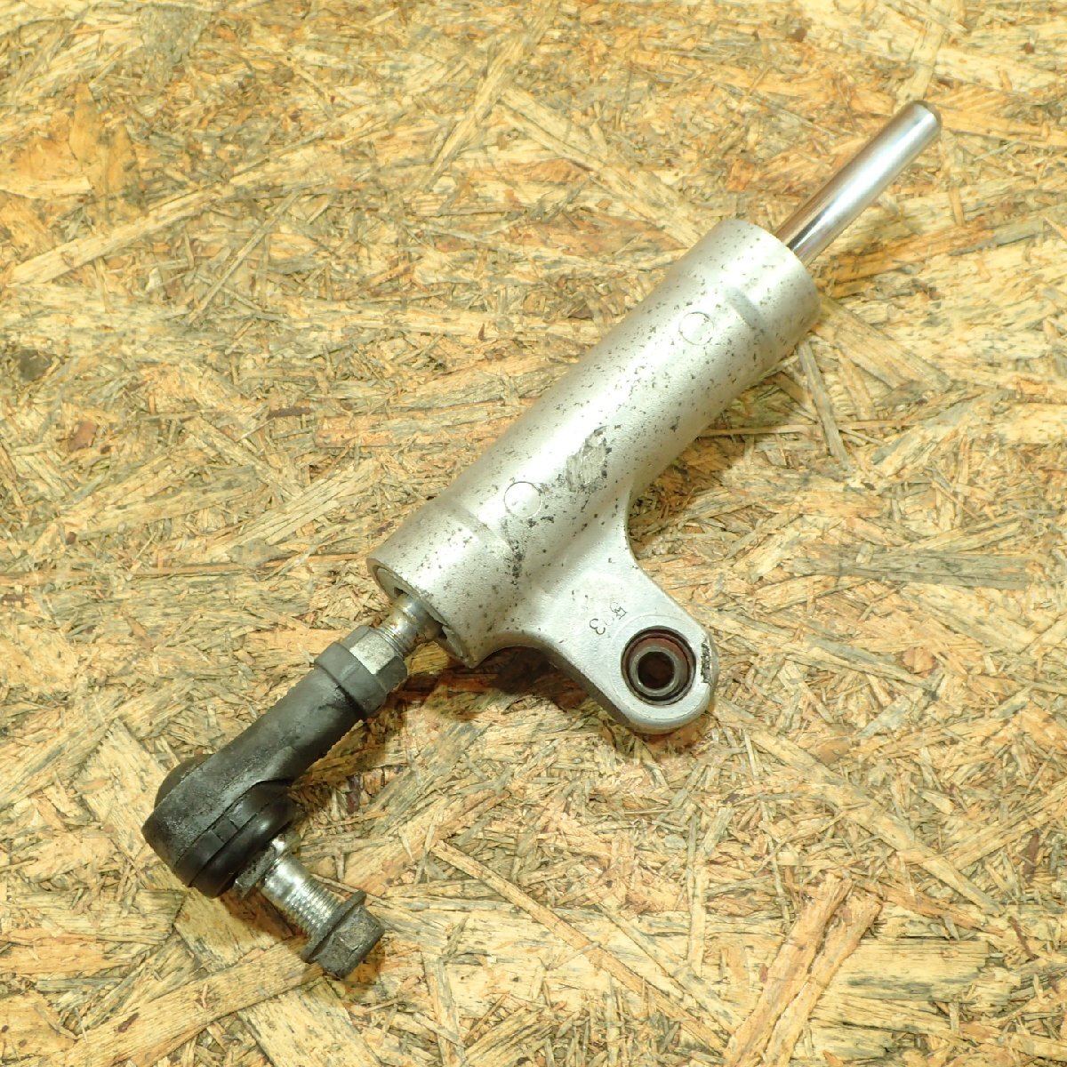 【送料SSサイズ】SUZUKI JS1GW71A562100*** GSX1300R ハヤブサ ステアリングダンパー 検.( 隼 20259 5 火8拍卖