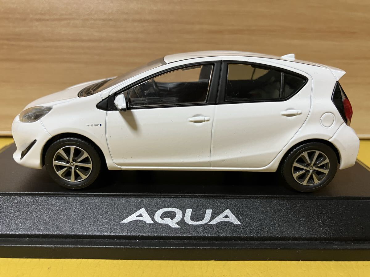 1/30スケール トヨタ AQUA カラーサンプルカー 色見本 スーパーホワイト 非売品拍卖