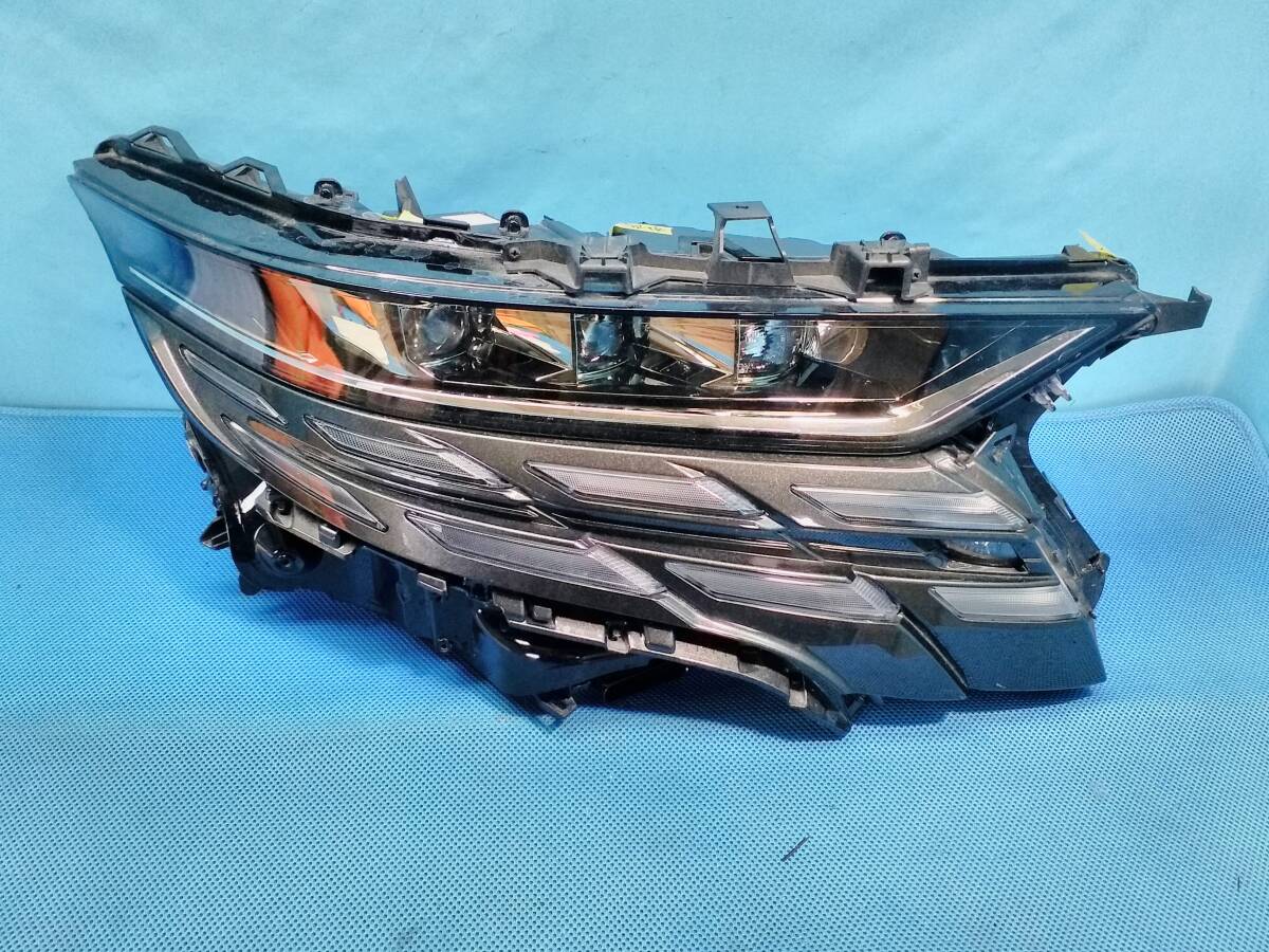 売り切り!! TOYOTA トヨタ  アルファード 40系 後期 3眼 LED  右 ヘッドライト 刻印【S3】 左 81110-V2070 ジャンク拍卖