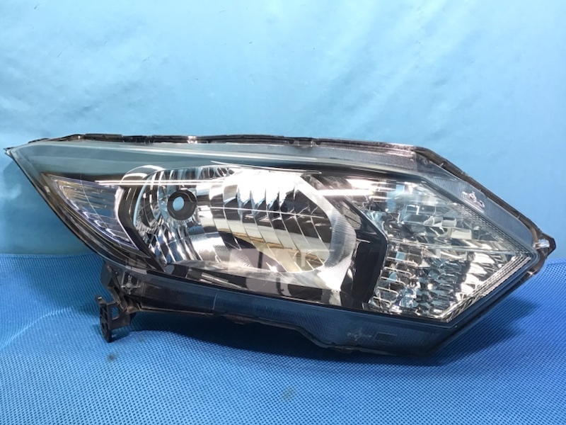 売り切り!! HONDA ホンダ ヴェゼル RU3 前期 右 ヘッドライト KOITO 100-18085  ジャンク 部品取り拍卖