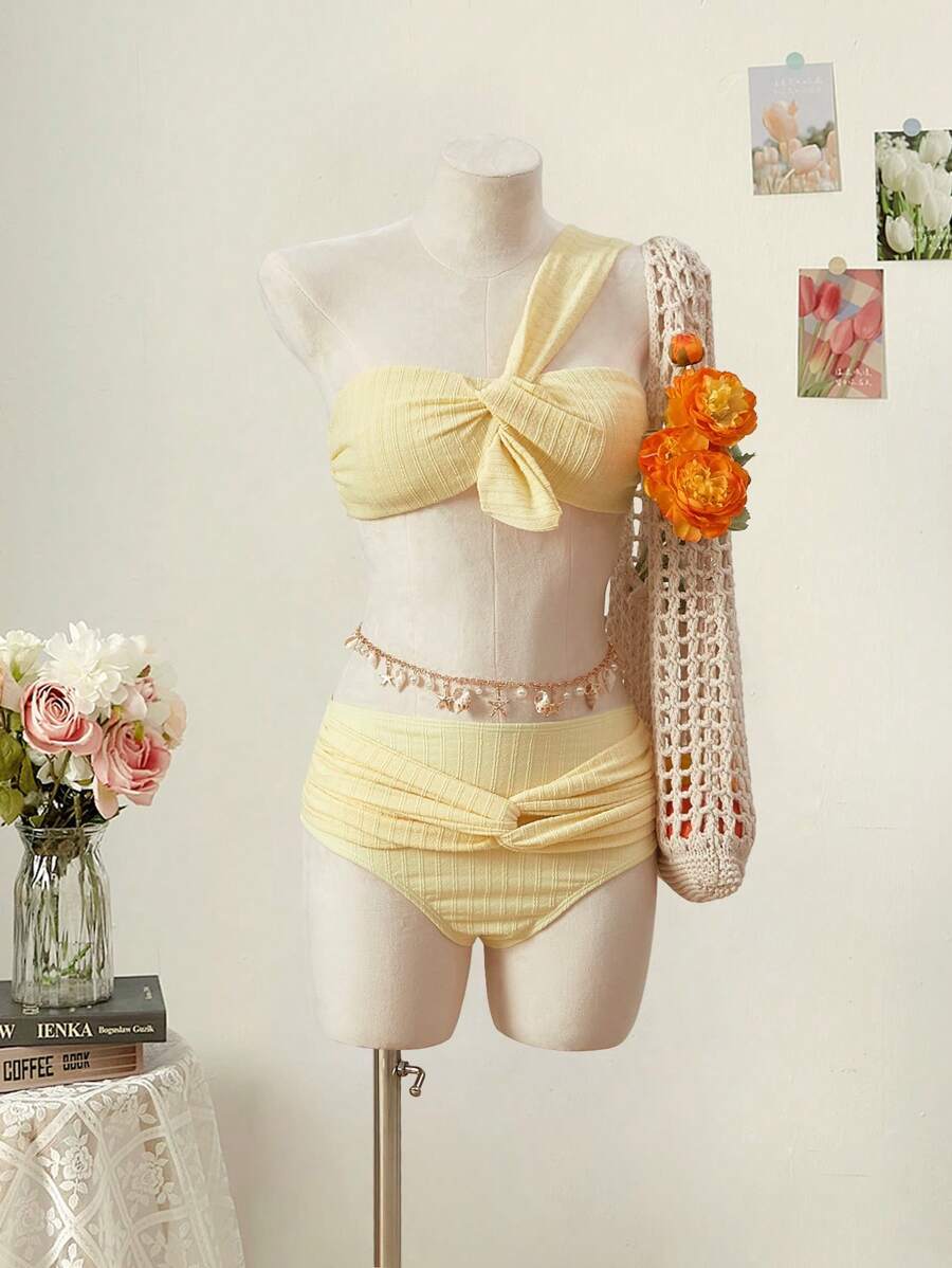 レディース 水着 トップス ワンショルダー ツイスト編みジャガード生地 イエロー ファッショナブルな水着トップ拍卖