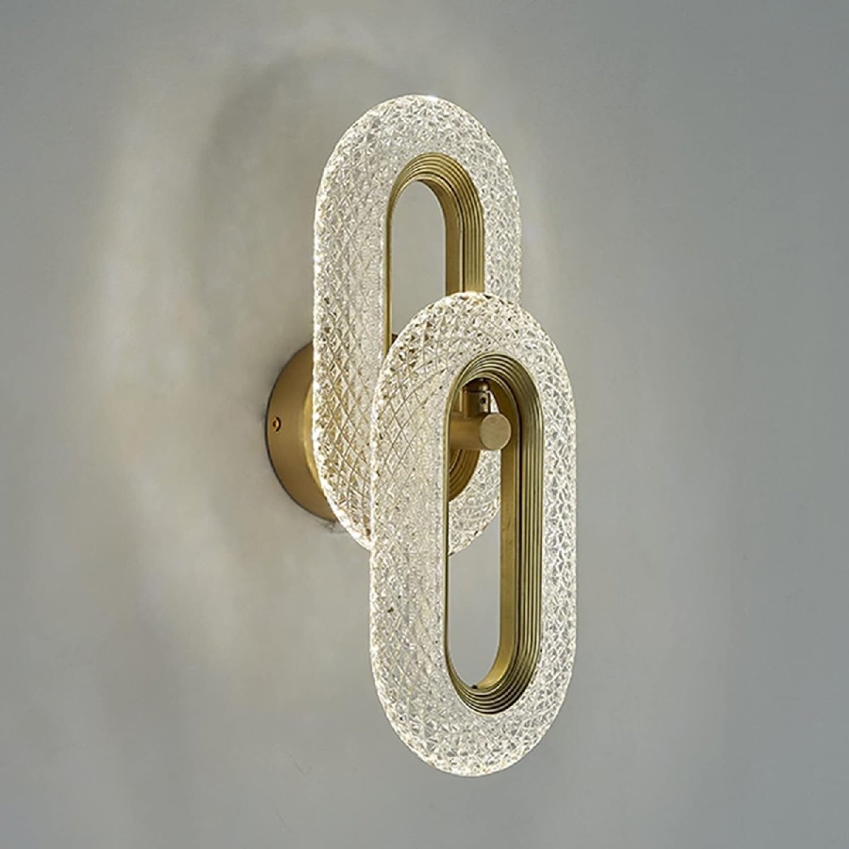 モダンな創造性クリスタルウォールライト、リビングルームベッドルームと廊下用の軽量高級真鍮ベッドサイドウォールランプ拍卖