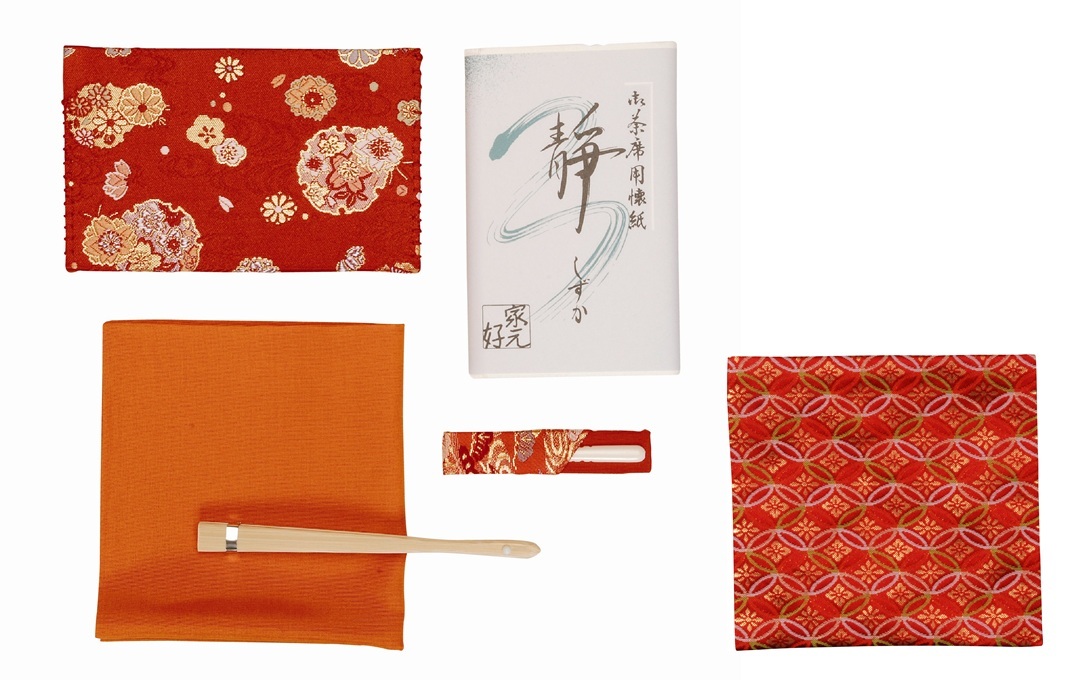 茶道具 服紗セット 朱帛紗セット 小判 注)古帛紗・懐紙入・楊枝差の絵柄はお任せください shoho-02b 注)画像は見本です。拍卖