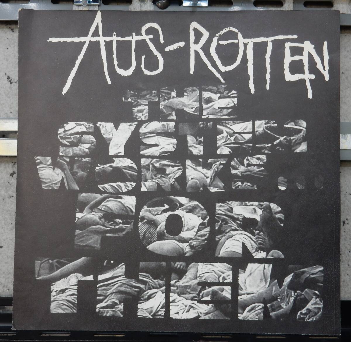 (LP) AUS-ROTTEN The System Works... For Them シートレコードとインサートは欠落拍卖