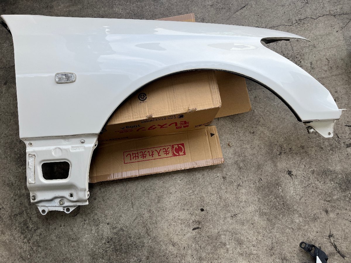 平成16年 TOYOTA トヨタ セルシオ UCF31 後期 右フロントフェンダー拍卖