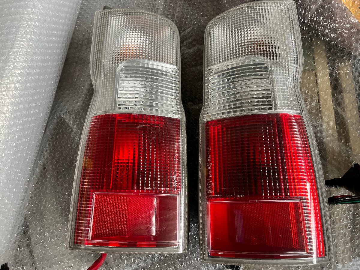 平成18年 日産 ニッサン キャラバン VWME25 テールランプセット 9896拍卖