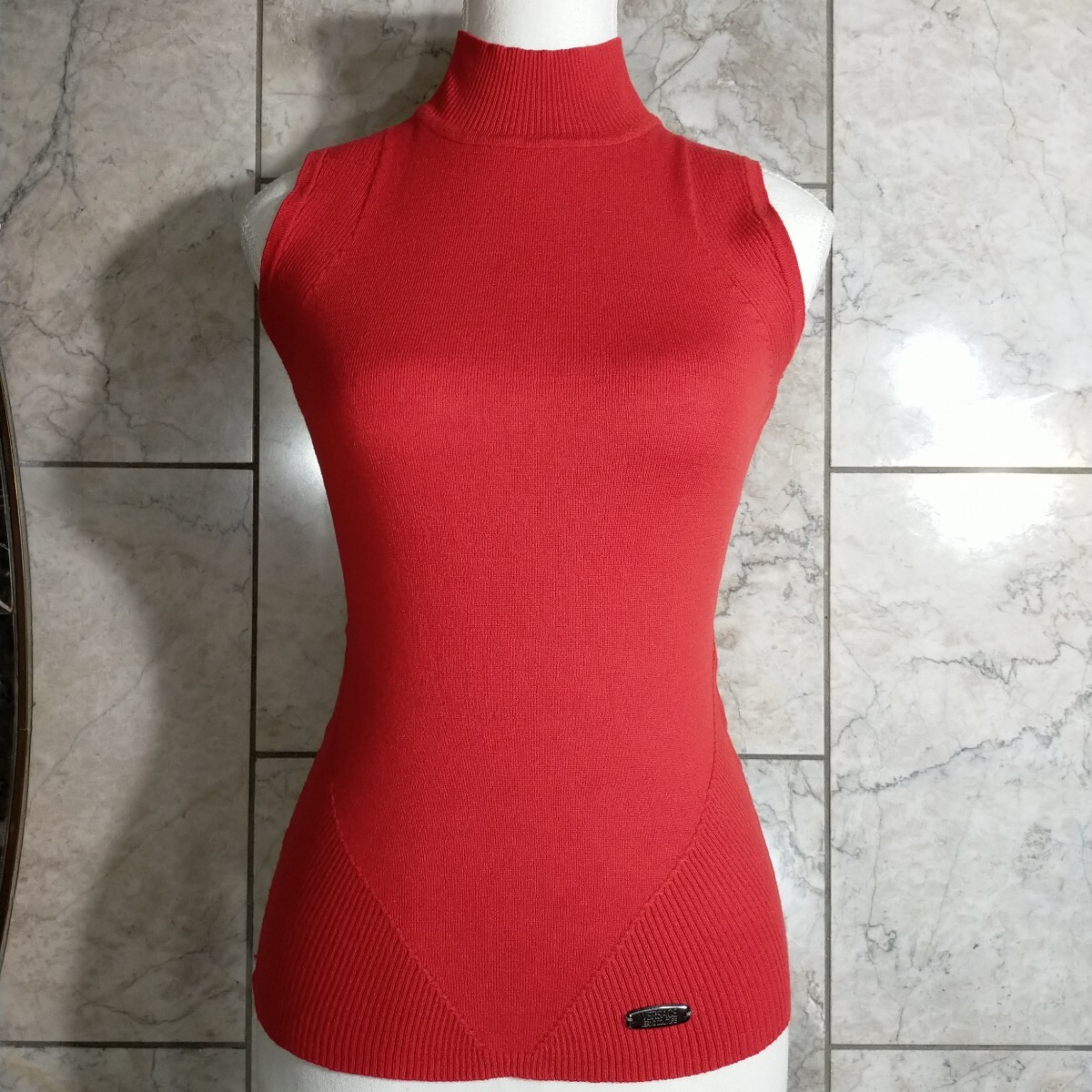 極美品 VERSACE JEAN SCOUTURE ハイネックノースリーブニットセーター ロゴ入り金具プレート ヴィスコース サイズ XS(S相当)伊製拍卖