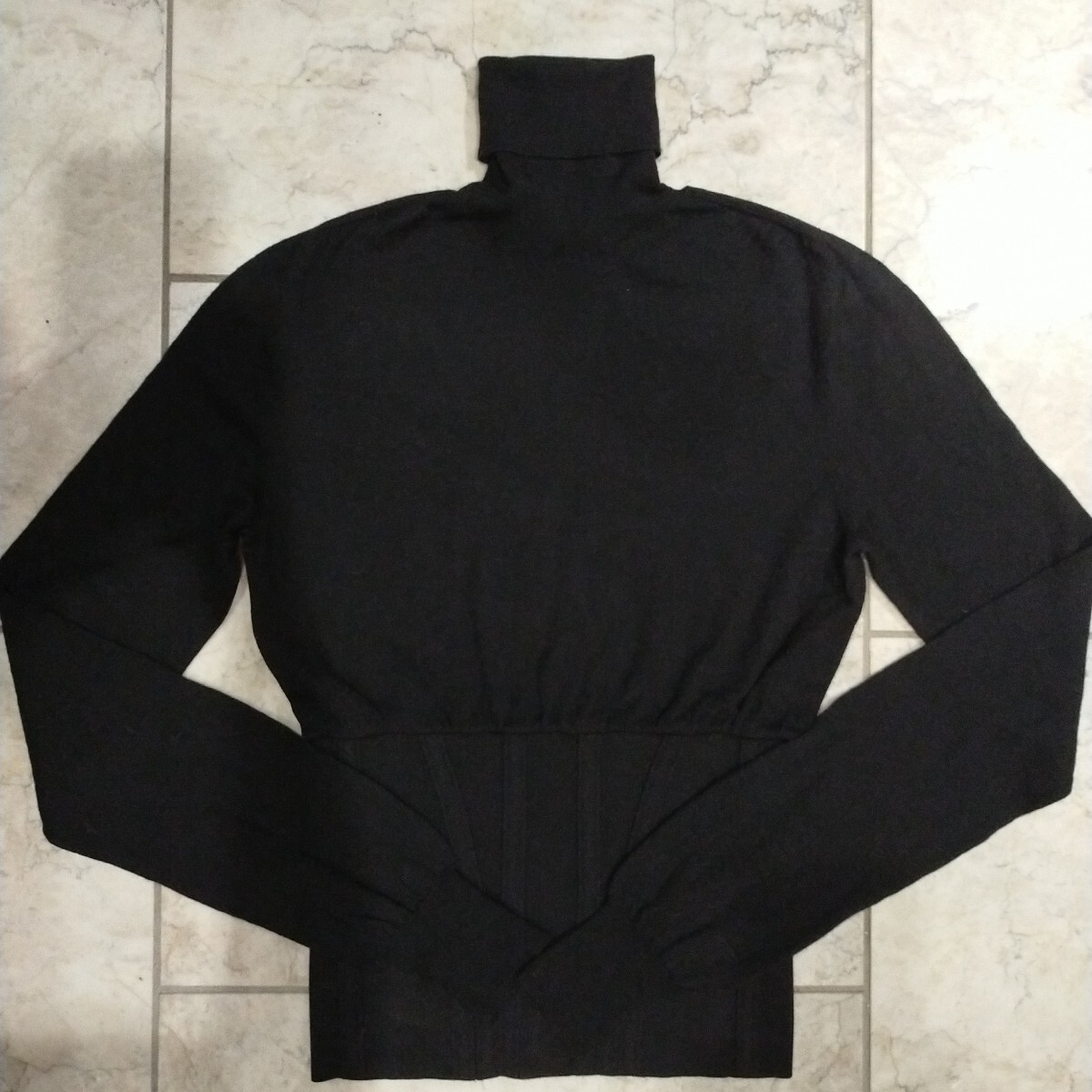 極極美品 SAINT LAURENT リヴ・ゴーシュ トムフォード期 コルセット風 タートルネックセーター LANAWOOL ブラック S 参考価格 198000円拍卖