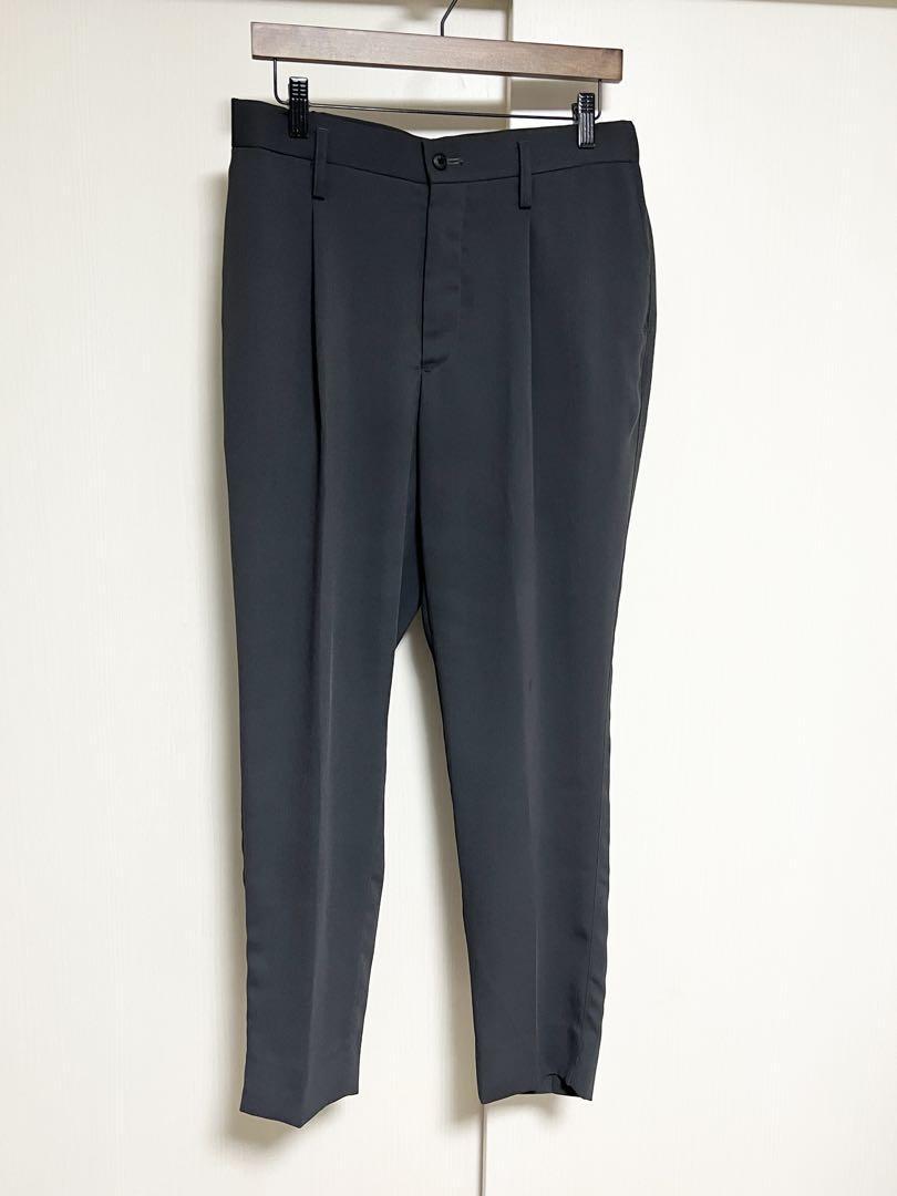 即決★美品 UNITED TOKYO★2=Mサイズ相当 ポリエステル2タックスラックス ユナイテッドトーキョー チャコールグレー ドレス モード拍卖