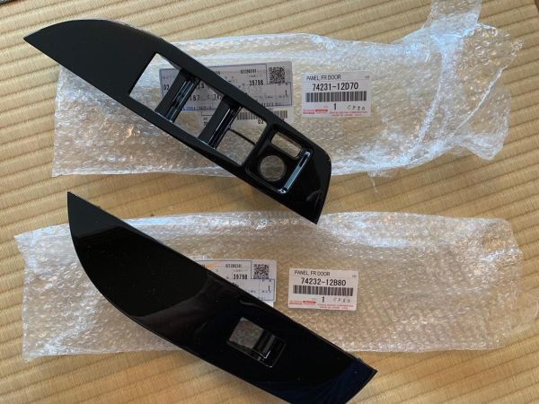 【未使用 トヨタ 純正】カローラツーリングハイブリッド フロントドアアームレストベースパネル 左右セット WxB ピアノブラック拍卖