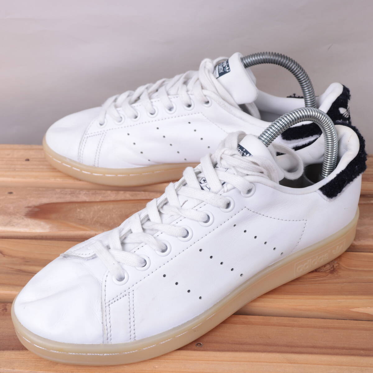 z1589 アディダス スタンスミス US7 1/2 24.5cm/白 ホワイト 黒 ブラック adidas STANSMITH レディース スニーカー 中古拍卖