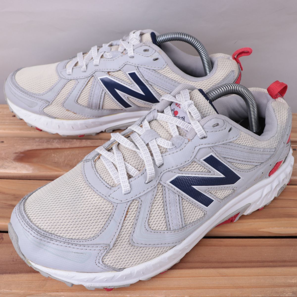 z1631【410】ニューバランス US9 27.0cm/白系 グレー 紺 赤 newbalance メンズ スニーカー 中古拍卖