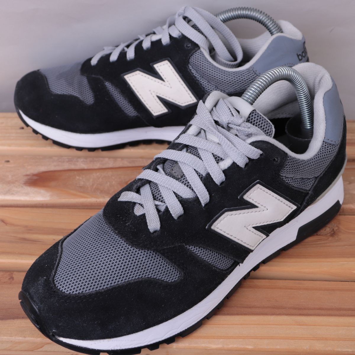 z1691【565】ニューバランス US7 25.0cm/黒 ブラック グレー 白 newbalance メンズ ユニセックス スニーカー 中古拍卖