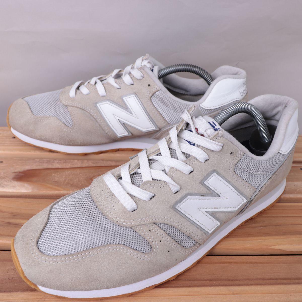 z1641【373】ニューバランス US9.5 27.5cm/ライトベージュ 白 シルバーグレー newbalance メンズ スニーカー 中古拍卖