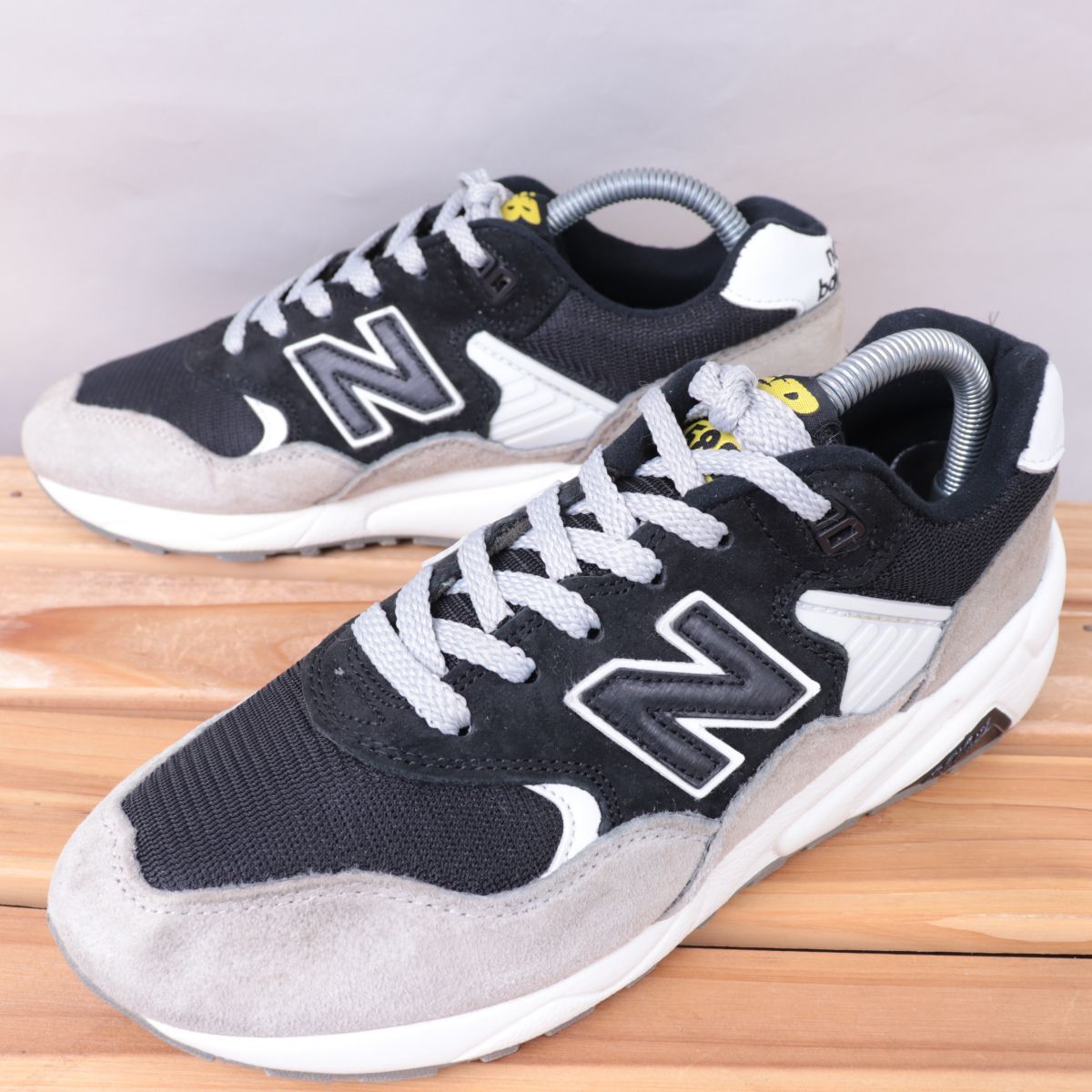 z1480【580】ニューバランス US7 25.0cm/黒 ブラック 灰 グレー 白 ホワイト newbalance メンズ ユニセックス スニーカー 中古拍卖