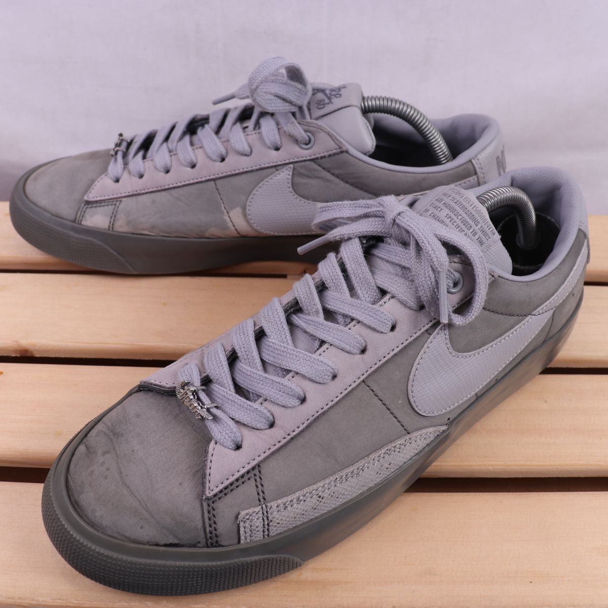 z1649 ナイキ ブレーザー ロー US9.5 27.5cm/灰 グレー ライトグレー NIKE BLAZER LOW ブレザー メンズ スニーカー 中古拍卖