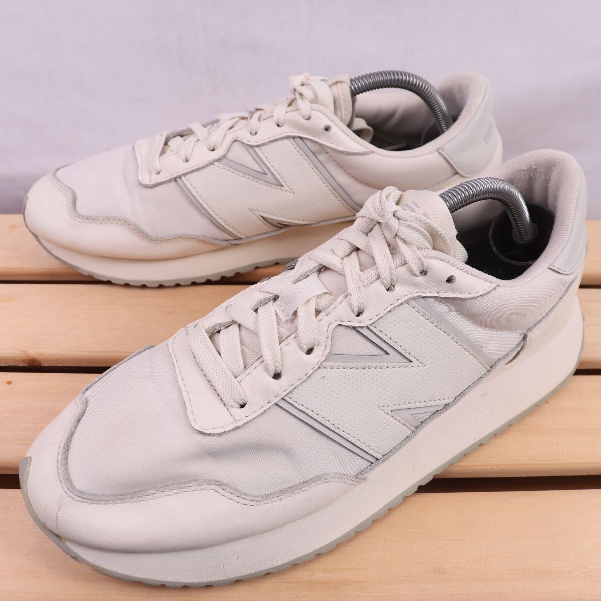 z1665【MS237WP】ニューバランス US10 28.0cm/ライトベージュ 灰 ライトグレー newbalance メンズ スニーカー 中古拍卖
