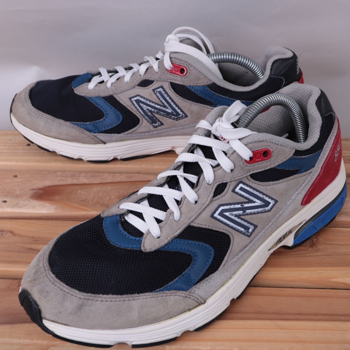 z2078【880】ニューバランス US10 28.0cm/灰 グレー 紺 赤 newbalance メンズ スニーカー 中古拍卖